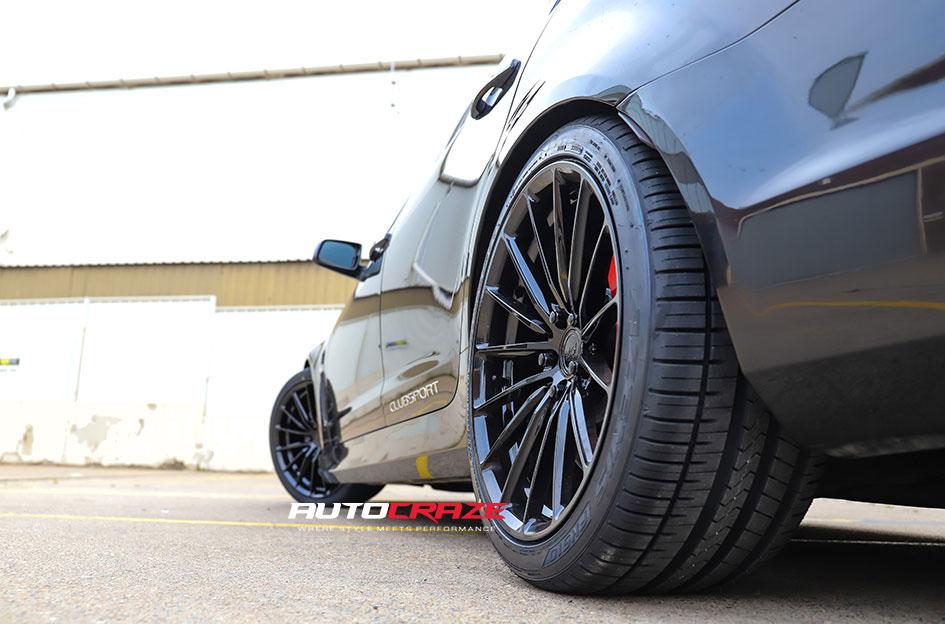 HOLDEN-COMMODORE-HSV-CLUBSPORT-R8-SF09-SATIN-BLACK